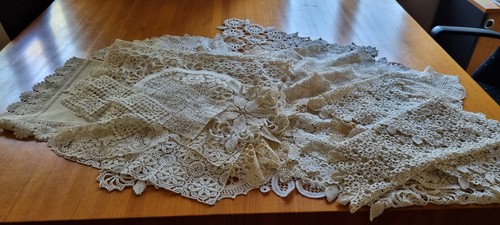 Deckchen läufer aus - ca.,